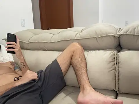 leozin01 online show from 04.03.26