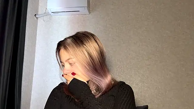 Snapshot of WrithenStub chatting on 10.29.25 WrithenStub online show from 10.29.25