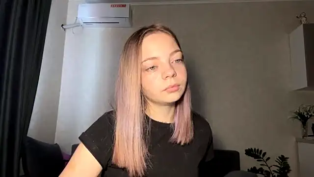 Snapshot of WrithenStub chatting on 11.02.25 WrithenStub online show from 11.02.25