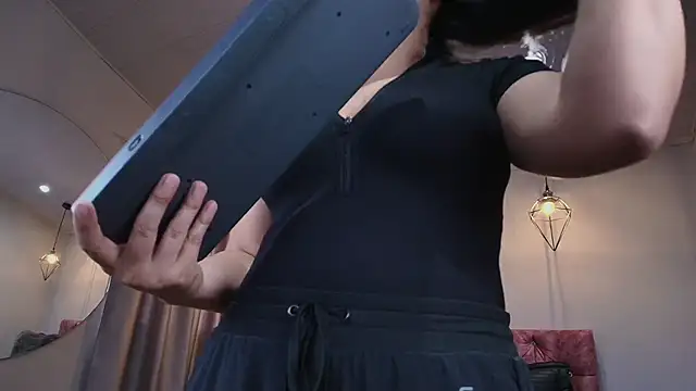 Snapshot of ivy_bonnie chatting on 11.21.25 ivy bonnie online show from 11.21.25