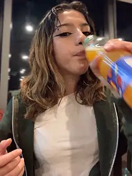 MiaaCute- online show from 12.19.25