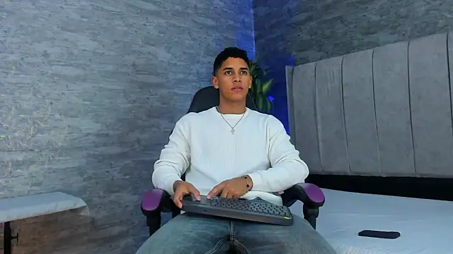 Zayne cross online show from 10.17.25