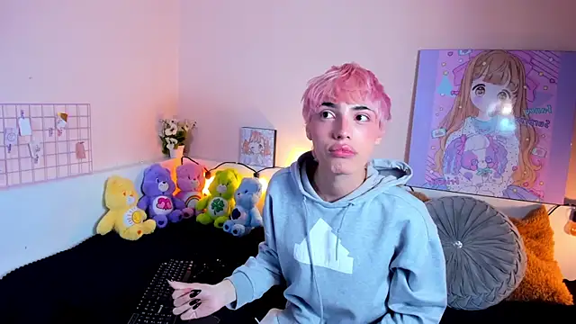 Strawberry Kitty  online show from 10.19.25