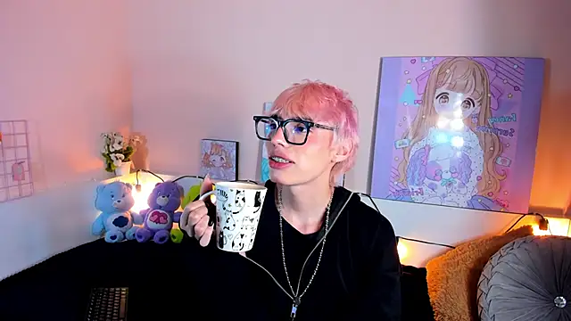 Strawberry Kitty  online show from 10.24.25