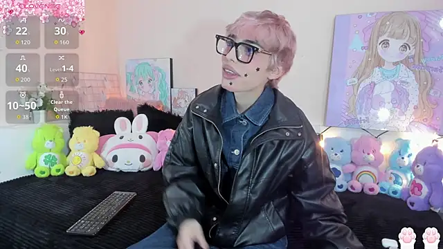 Strawberry Kitty  online show from 12.22.25