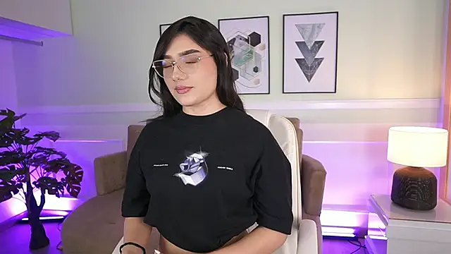 Snapshot of EmilyTurneer chatting on 11.05.25 EmilyTurneer online show from 11.05.25