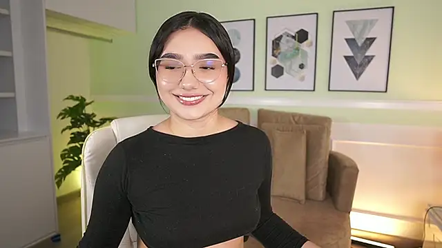 Snapshot of EmilyTurneer chatting on 11.21.25 EmilyTurneer online show from 11.21.25