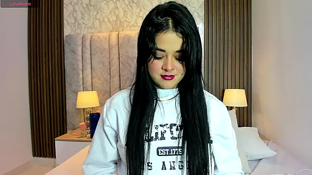 Snapshot of goddessfeetxx chatting on 10.17.25 goddessfeetxx online show from 10.17.25