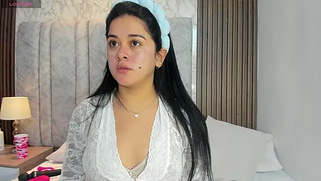 Snapshot of goddessfeetxx chatting on 10.24.25 goddessfeetxx online show from 10.24.25