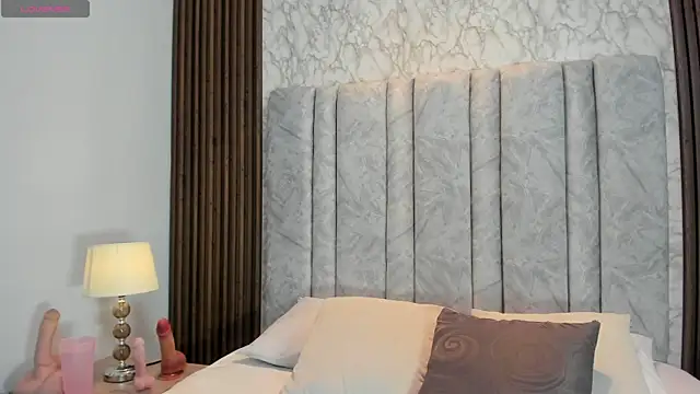 Snapshot of goddessfeetxx chatting on 11.10.25 goddessfeetxx online show from 11.10.25