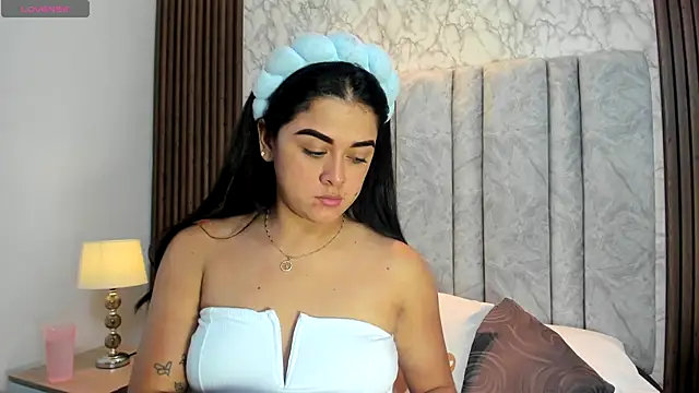 Snapshot of goddessfeetxx chatting on 11.11.25 goddessfeetxx online show from 11.11.25