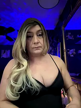 Snapshot of itsPartybarbie chatting on 10.17.25 itsPartybarbie online show from 10.17.25