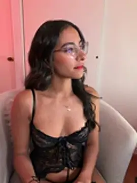 Snapshot of elegant__rouse chatting on 06.15.26 elegant rouse online show from 06.15.26