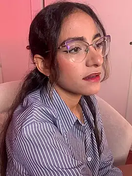 Snapshot of elegant__rouse chatting on 06.18.26 elegant rouse online show from 06.18.26