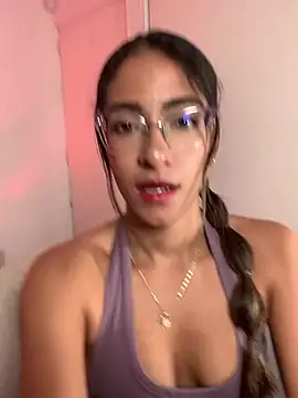 Snapshot of elegant__rouse chatting on 07.14.26 elegant rouse online show from 07.14.26