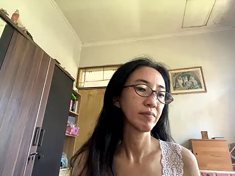 Snapshot of princessD077 chatting on 10.18.25 princessD077 online show from 10.18.25