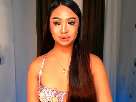 Snapshot of BigBrownCock_Candice chatting on 11.26.25 BigBrownCock Candice online show from 11.26.25