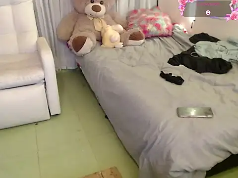 Snapshot of yvonne_jlove chatting on 12.03.25 yvonne jlove online show from 12.03.25