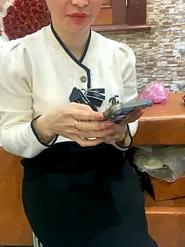 Phale2x online show from 12.15.25