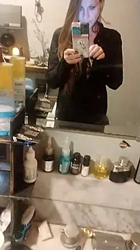 Snapshot of faithfulchic chatting on 10.20.25 faithfulchic online show from 10.20.25