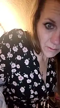 Snapshot of faithfulchic chatting on 11.08.25 faithfulchic online show from 11.08.25