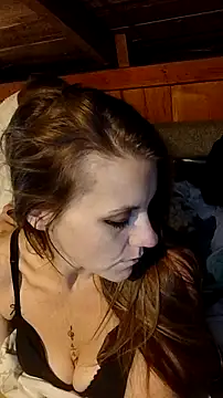 Snapshot of faithfulchic chatting on 11.18.25 faithfulchic online show from 11.18.25