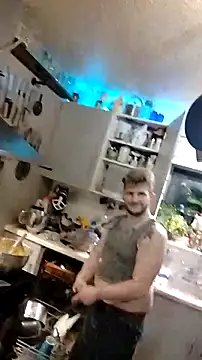 Snapshot of faithfulchic chatting on 11.28.25 faithfulchic online show from 11.28.25