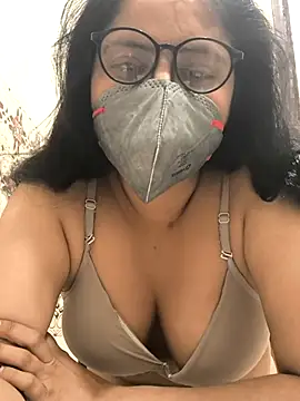 Snapshot of Lovely_Tannu chatting on 11.18.25 Lovely Tannu online show from 11.18.25