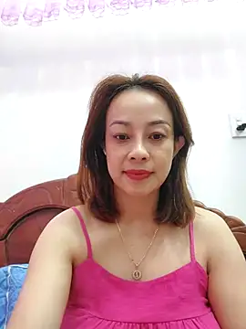 Snapshot of Baby-bigboobs20 chatting on 10.27.25 Baby-bigboobs20 online show from 10.27.25