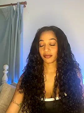 Snapshot of Dreamykaia chatting on 11.06.25 Dreamykaia online show from 11.06.25