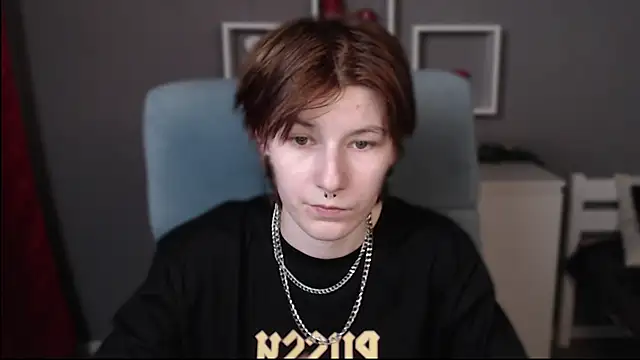 Snapshot of guitarandangell chatting on 11.15.25 guitarandangell online show from 11.15.25