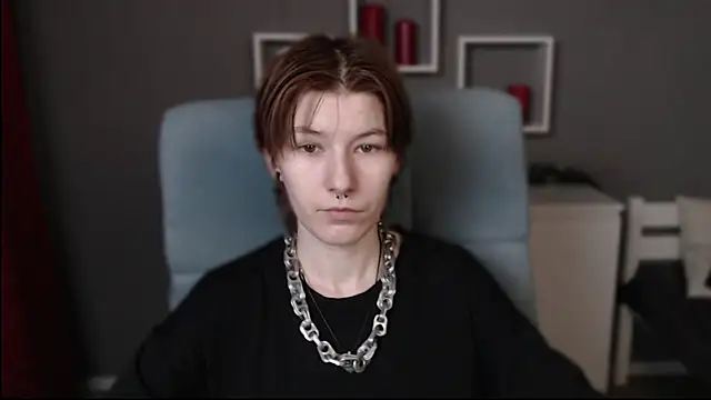 Snapshot of guitarandangell chatting on 11.25.25 guitarandangell online show from 11.25.25