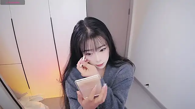 Kinadolly online show from 11.24.25