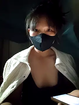 Snapshot of linh-miu99 chatting on 11.15.25 linh-miu99 online show from 11.15.25