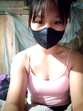 Snapshot of linh-miu99 chatting on 11.23.25 linh-miu99 online show from 11.23.25