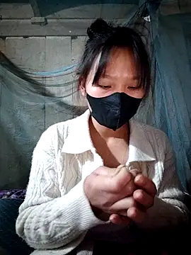 Snapshot of linh-miu99 chatting on 11.24.25 linh-miu99 online show from 11.24.25