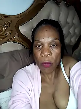 Snapshot of Hotcougar chatting on 10.28.25 Hotcougar online show from 10.28.25