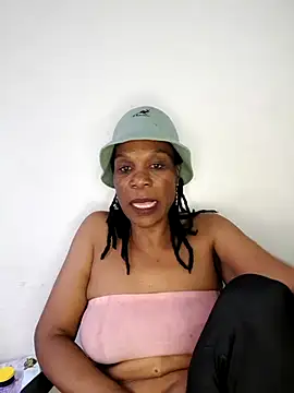 Snapshot of Hotcougar chatting on 11.29.25 Hotcougar online show from 11.29.25