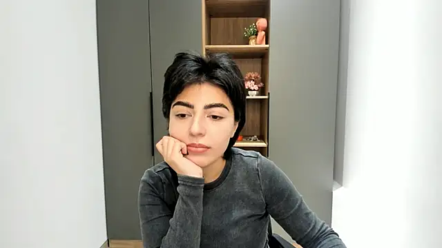 AnissaShyu online show from 10.21.25