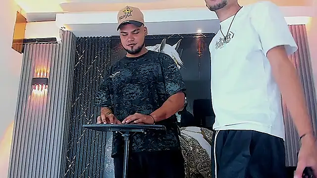 Snapshot of handsome_boys22 chatting on 10.27.25 handsome boys22 online show from 10.27.25