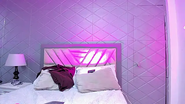 ViolettRouse online show from 12.14.25