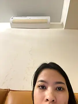 Minhee22 online show from 10.28.25