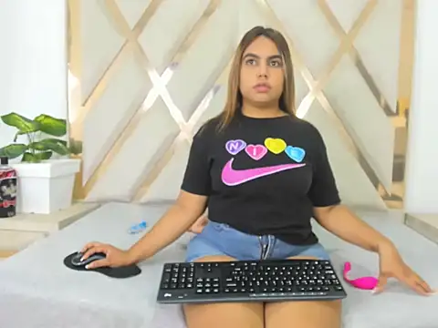 valentinaasm online show from 03.31.26