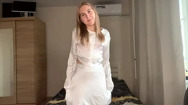 Snapshot of MyraLitterers chatting on 11.05.25 MyraLitterers online show from 11.05.25