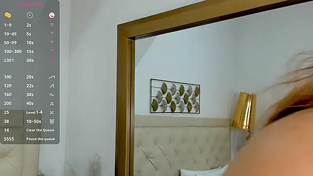 Snapshot of lucia_lorenz chatting on 12.02.25 lucia lorenz online show from 12.02.25