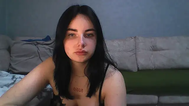 Snapshot of Kirunya chatting on 11.02.25 Kirunya online show from 11.02.25