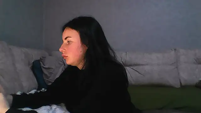 Snapshot of Kirunya chatting on 11.05.25 Kirunya online show from 11.05.25