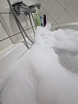 16enes16 online show from 12.18.25