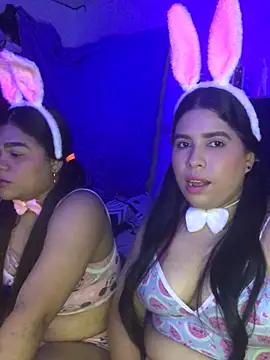 2moons full of love online show from 11.11.25