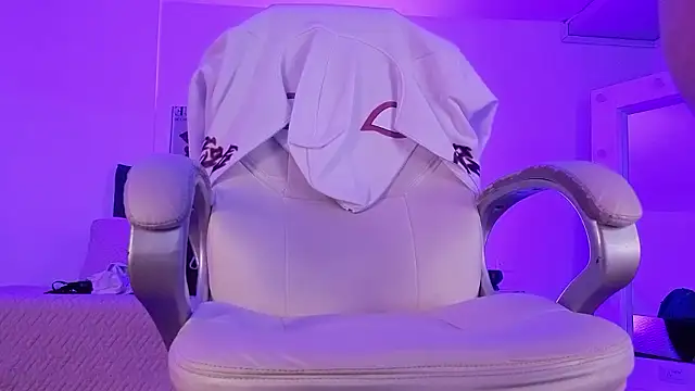 littlee red online show from 02.03.26